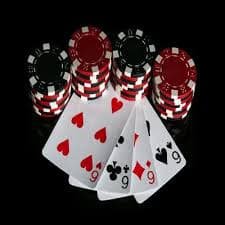 Tampilan permainan slot online berwarna cerah di layar ponsel